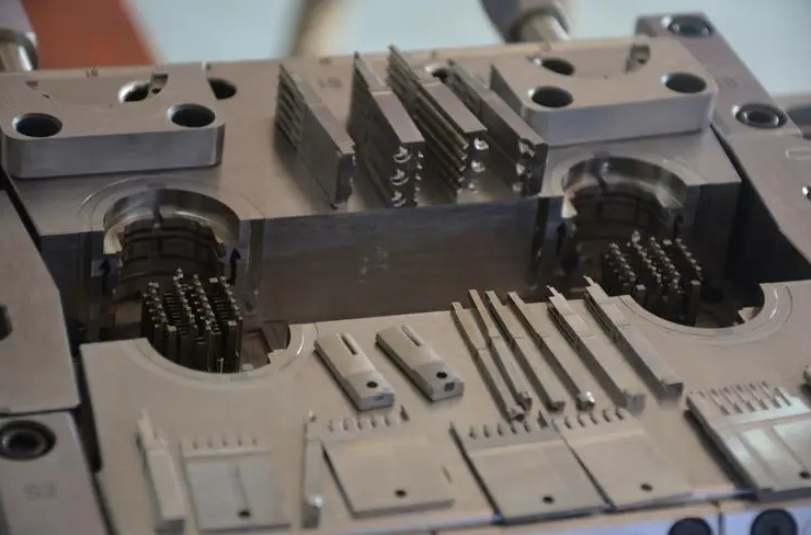 精密插件模具零部件